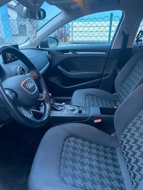 Gebraucht Audi A3 Sportback 105 PS (77 kW) 2015 Braun Kleinwagen