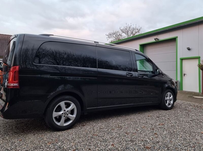 Schwarz Gebraucht 2019 Mercedes V250 Avantgarde Van / Kleinbus | 29.499 € (Fairer Preis) - Bild 1/4