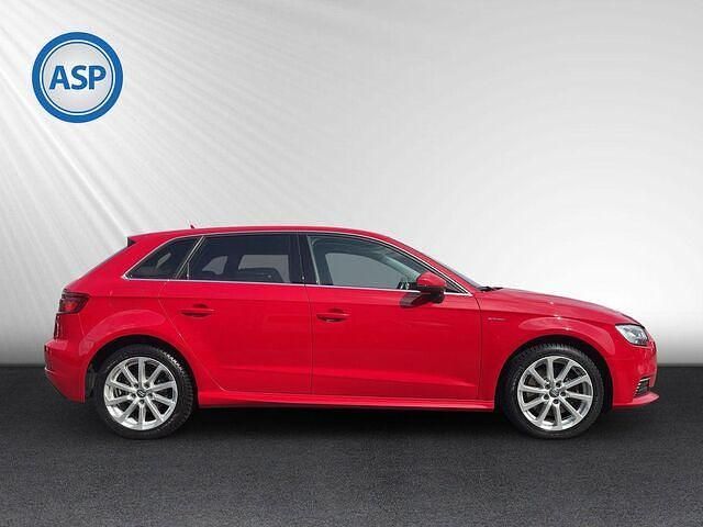 Gebraucht Audi A3 e-tron Design 150 PS (110 kW) 2017 Rot (tangorot metallic) Kleinwagen