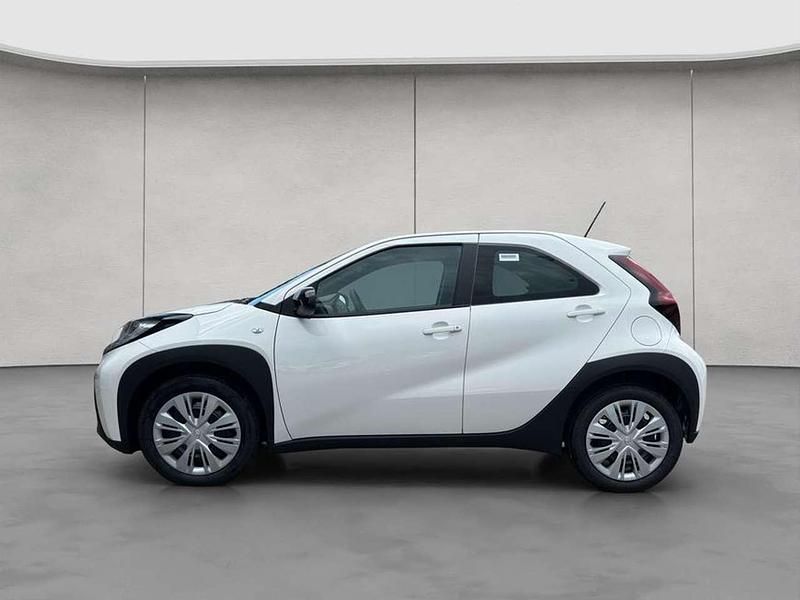 Neu Toyota Aygo X X-play 72 PS (52 kW) 2025 Schneeweiß SUV