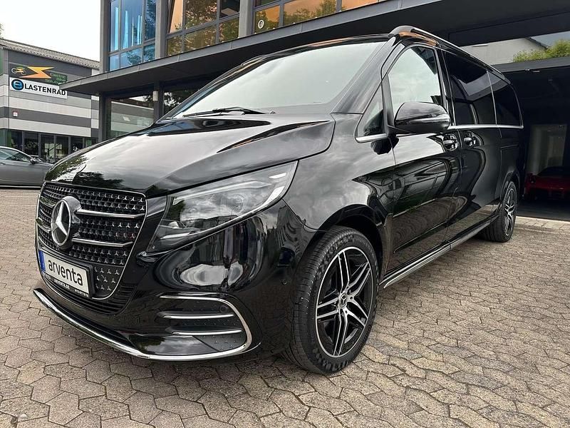 Obsidian schwarz metallic Neu 2025 Mercedes V300 AMG Van / Kleinbus | 116.620 € (Etwas zu teuer) - Bild 1/4