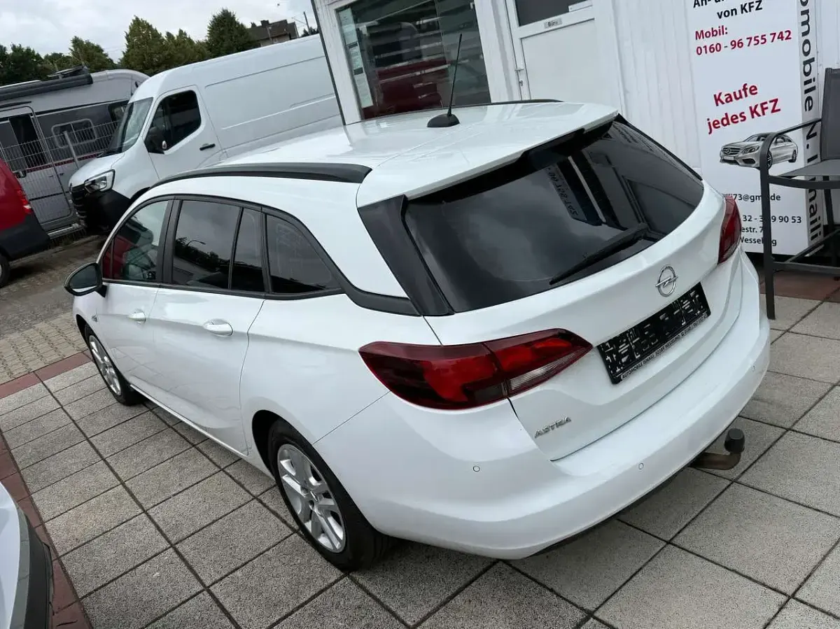 Gebraucht Opel Astra Edition 105 PS (77 kW) 2022 Schneeweiss/summitwhite/arctic Kleinwagen
