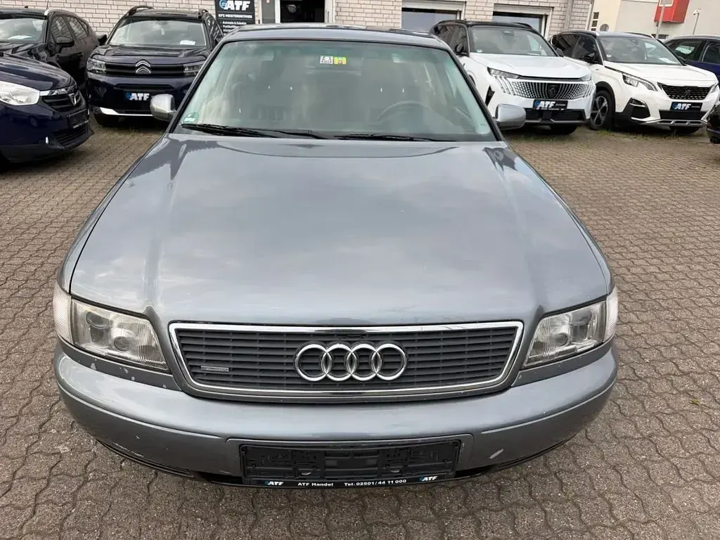 Gebraucht Audi A8 193 PS (141 kW) 1997 Grau Limousine