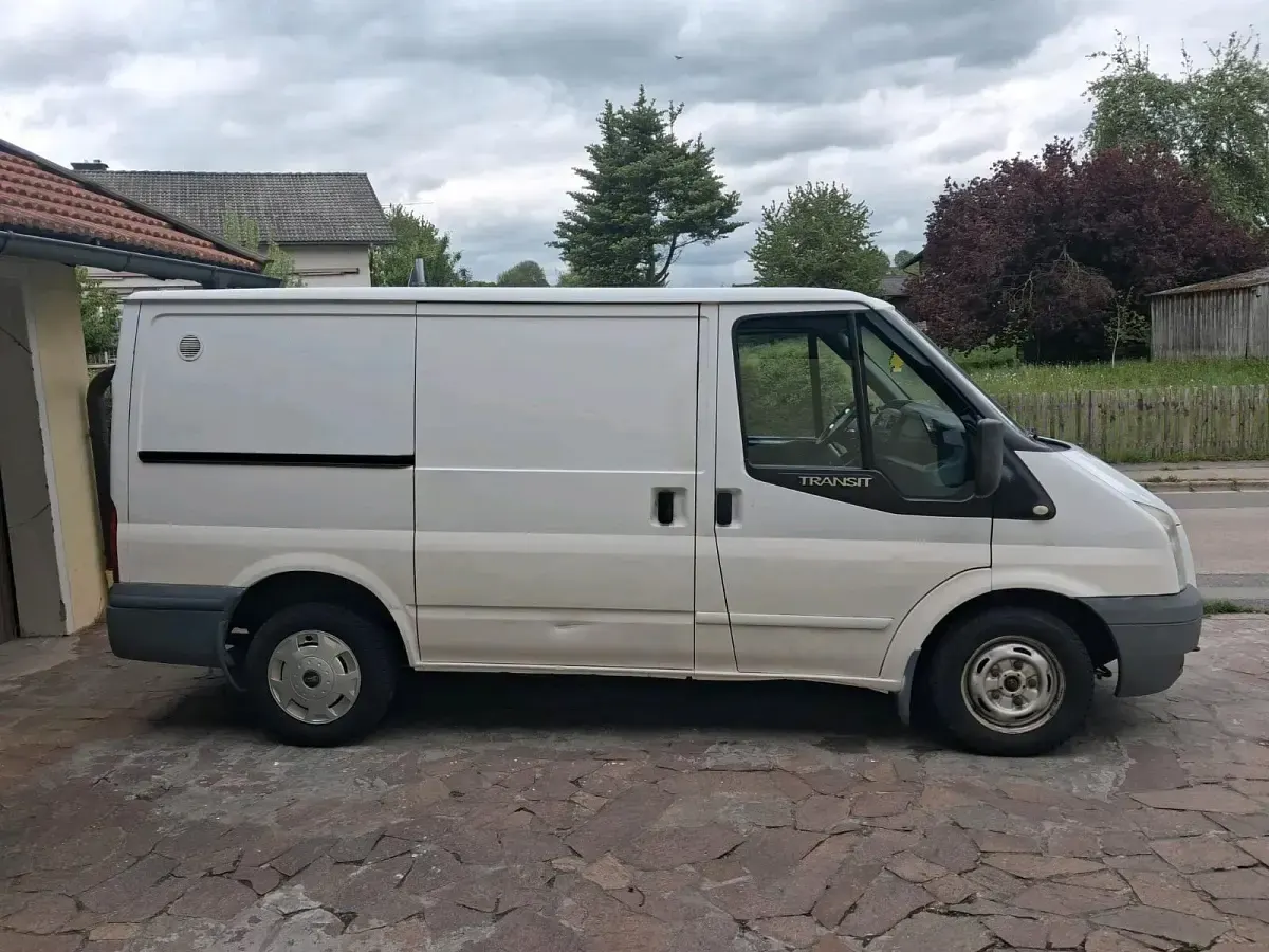 Gebraucht Ford Tourneo 85 PS (62 kW) 2010 Weiß Van / Kleinbus