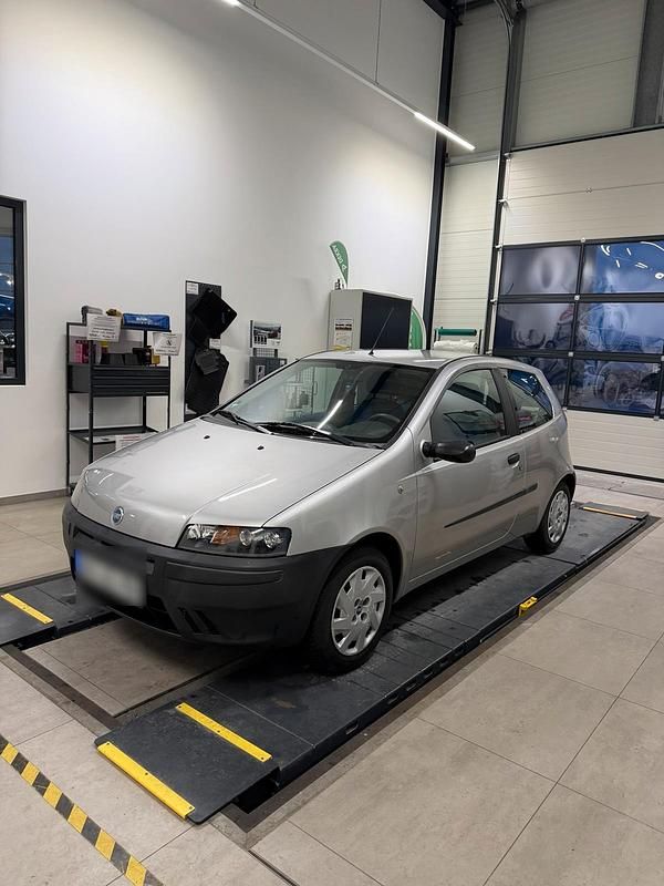 Gebraucht Fiat Punto 60 PS (44 kW) 2001 Silber Kleinwagen
