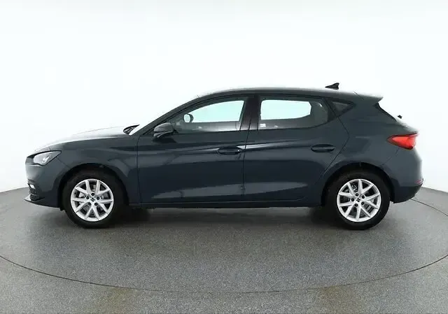 Nowe Seat Leon 116 KM (85 kW) 2025 Niebieski Sedan/Limuzyna