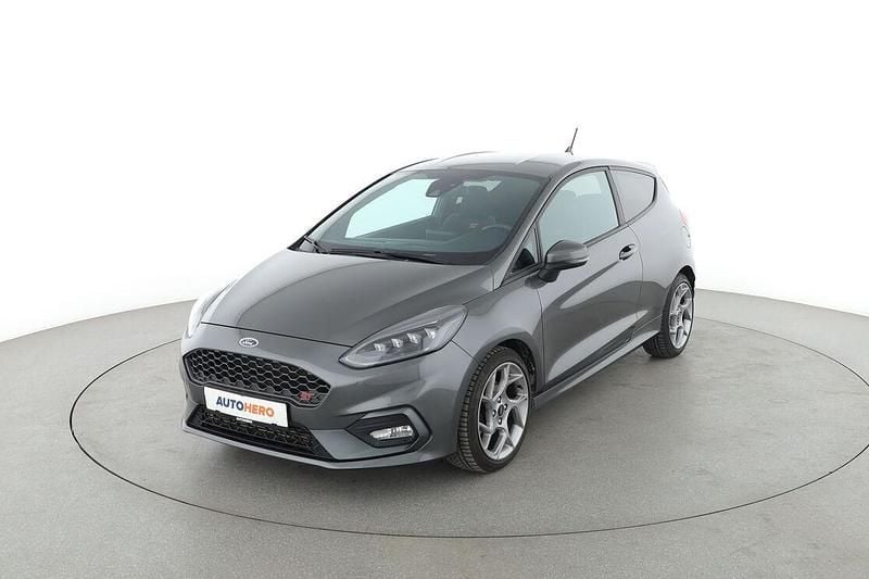 Grau Gebraucht 2018 Ford Fiesta ST Kleinwagen | 14.750 € (Fairer Preis) - Bild 1/3