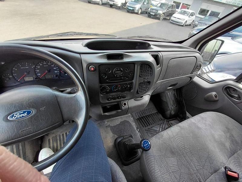 Second-hand Ford Transit 101 CP (74 kW) 2005 Alb Monovolum