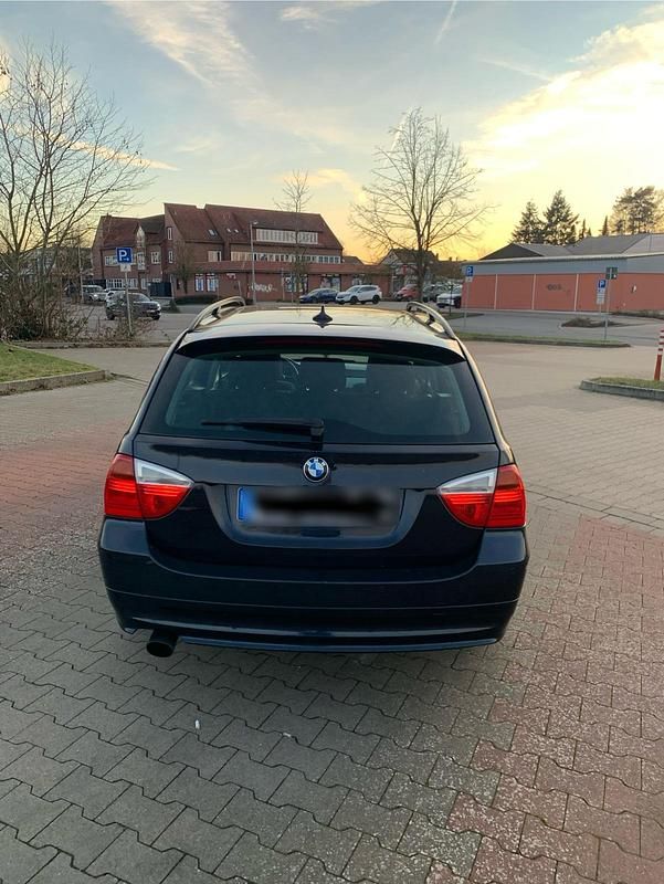 Gebraucht BMW 320 163 PS (119 kW) 2007 Silber Kombi