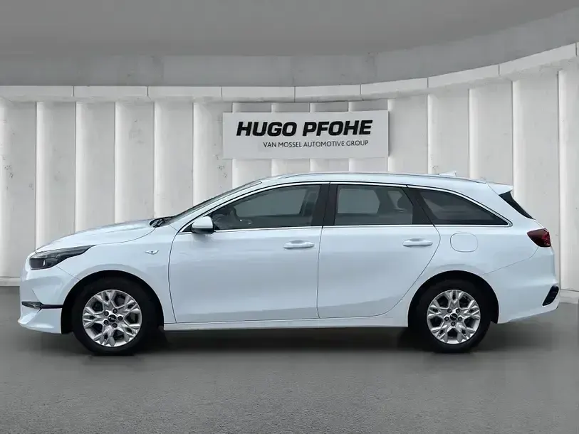 Gebraucht Kia Ceed Vision 160 PS (117 kW) 2022 Weiß Kleinwagen
