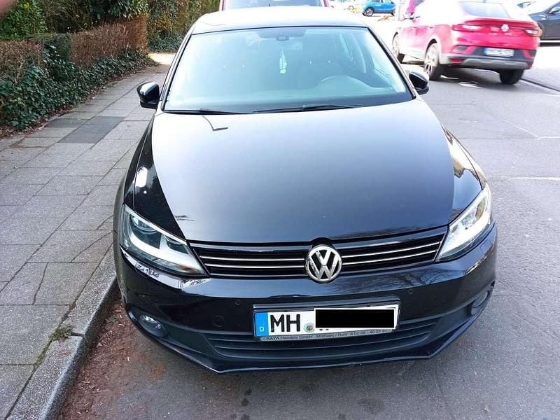 Gebraucht VW Jetta Comfortline 140 PS (102 kW) 2012 Schwarz Limousine