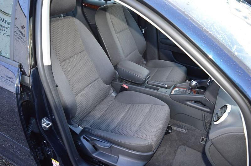 Gebraucht Audi A3 Ambiente 105 PS (77 kW) 2010 Blau Kleinwagen