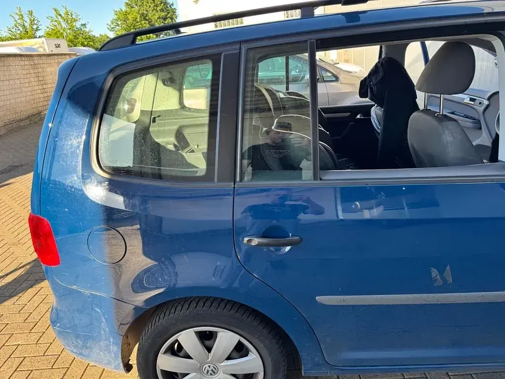 Gebraucht VW Touran Trendline 140 PS (102 kW) 2012 Blau Van / Kleinbus