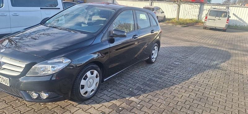 Gebraucht Mercedes B200 136 PS (100 kW) 2014 Schwarz Van / Kleinbus