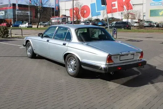 Gebraucht Jaguar XJ12 264 PS (194 kW) 1993 Silber Limousine