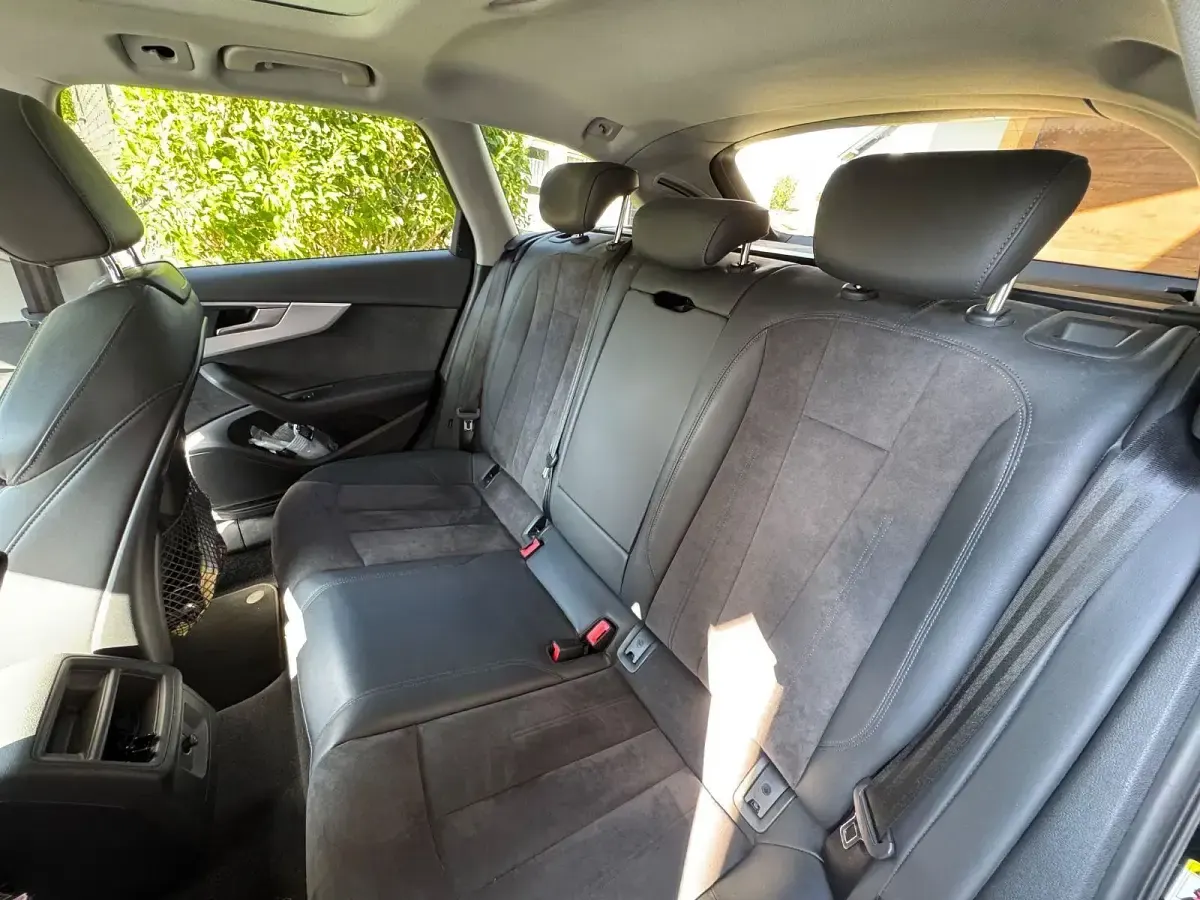 Gebraucht Audi A4 Sport 150 PS (110 kW) 2019 Schwarz Kombi