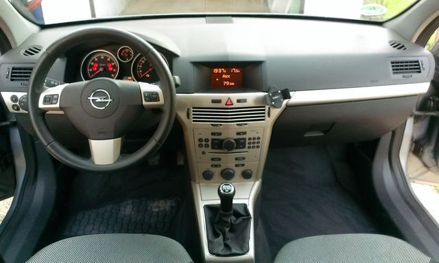 Gebraucht Opel Astra 158 PS (116 kW) 2008 Grau metallic Kombi