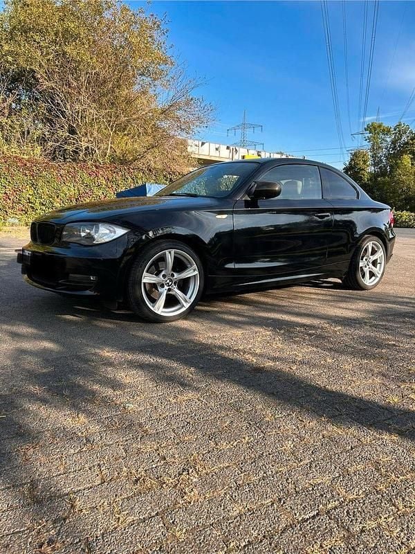 Schwarz Gebraucht 2009 BMW 120 Coupé Coupé | 7.500 € - Bild 1/4