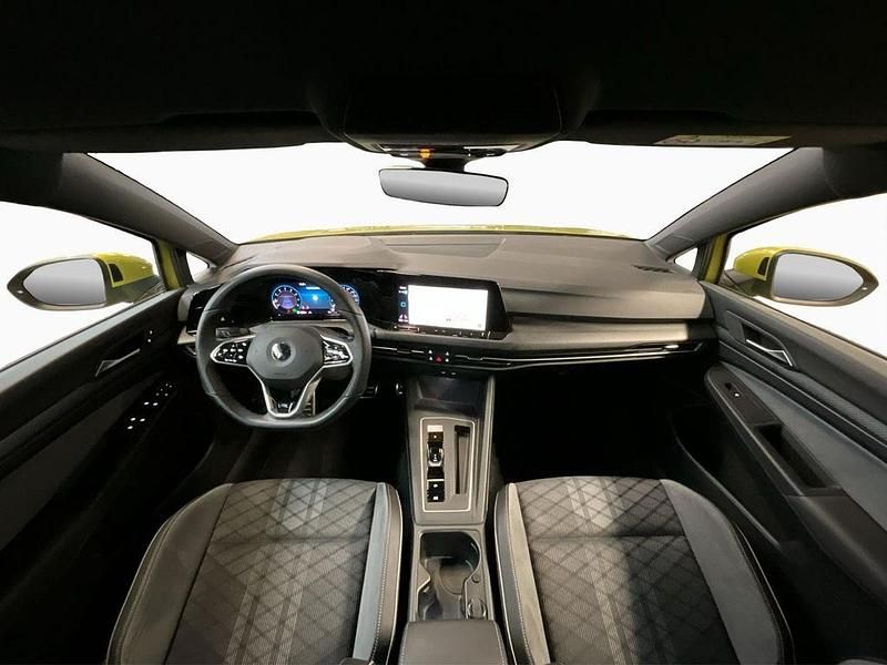 Gebraucht VW Golf VIII R-line 150 PS (110 kW) 2022 Gelb Limousine