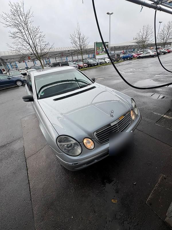 Gebraucht Mercedes E240 177 PS (130 kW) 2003 Grau Limousine