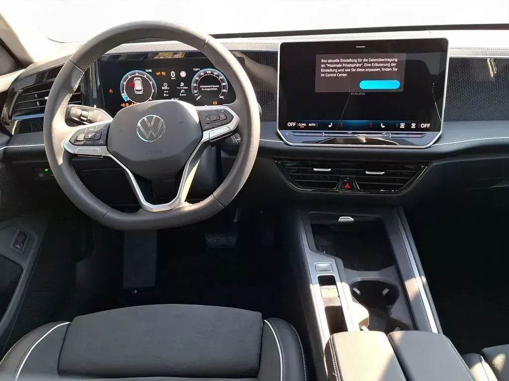Neu VW Passat Business 150 PS (110 kW) 2026 Diabasgrau metallic Kombi