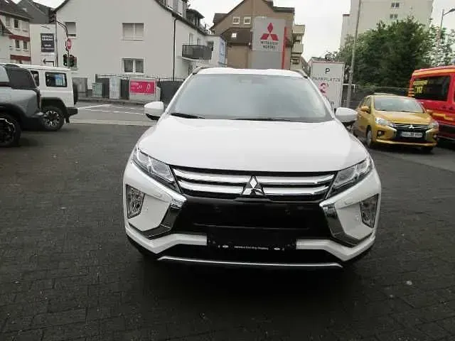 Gebraucht Mitsubishi Eclipse Cross Edition 163 PS (119 kW) 2018 Weiß SUV