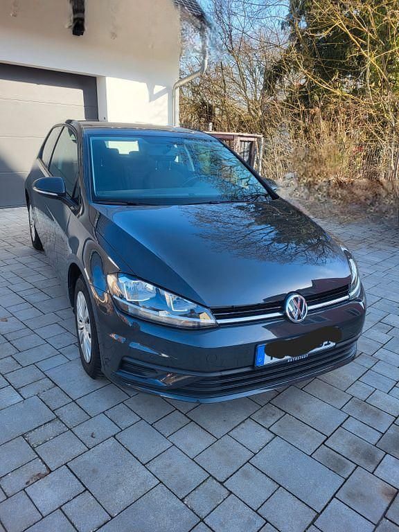 Gebraucht VW Golf VII Trendline 86 PS (63 kW) 2018 Grau Limousine