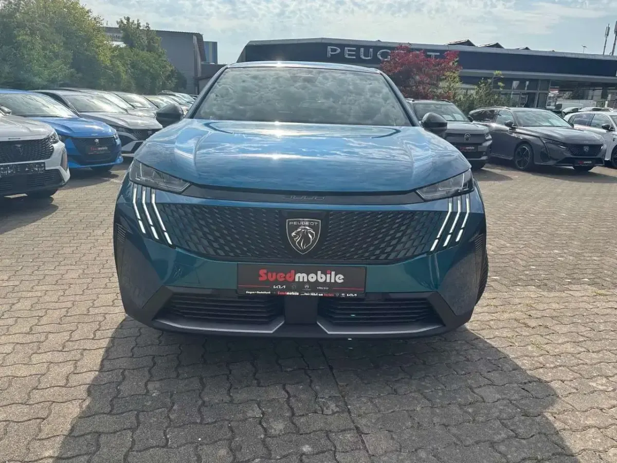 Neu Peugeot e-3008 Allure 156 kW (213 PS) 2026 Blau SUV