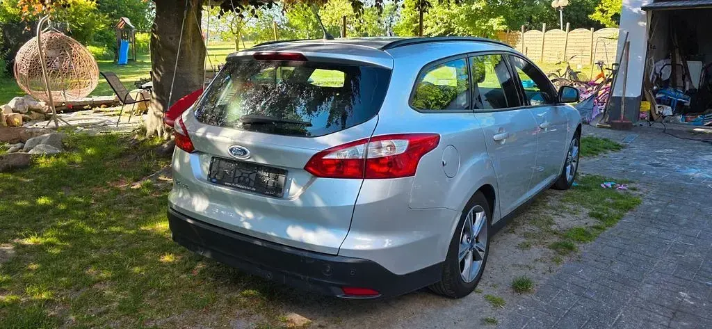 Gebraucht Ford Focus 116 PS (85 kW) 2014 Silber Limousine