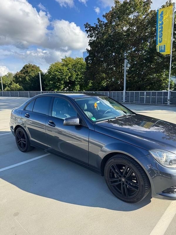 Gebraucht Mercedes C180 156 PS (114 kW) 2013 Grau Limousine