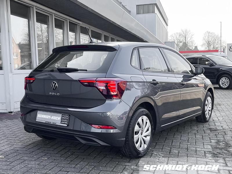 Gebraucht VW Polo Life 80 PS (58 kW) 2023 Rauchgrau (grau) Kleinwagen