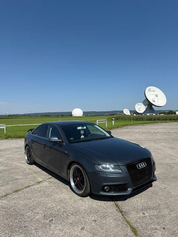 Grau Gebraucht 2010 Audi A4 Ambiente Limousine | 5.999 € (Fairer Preis) - Bild 1/4