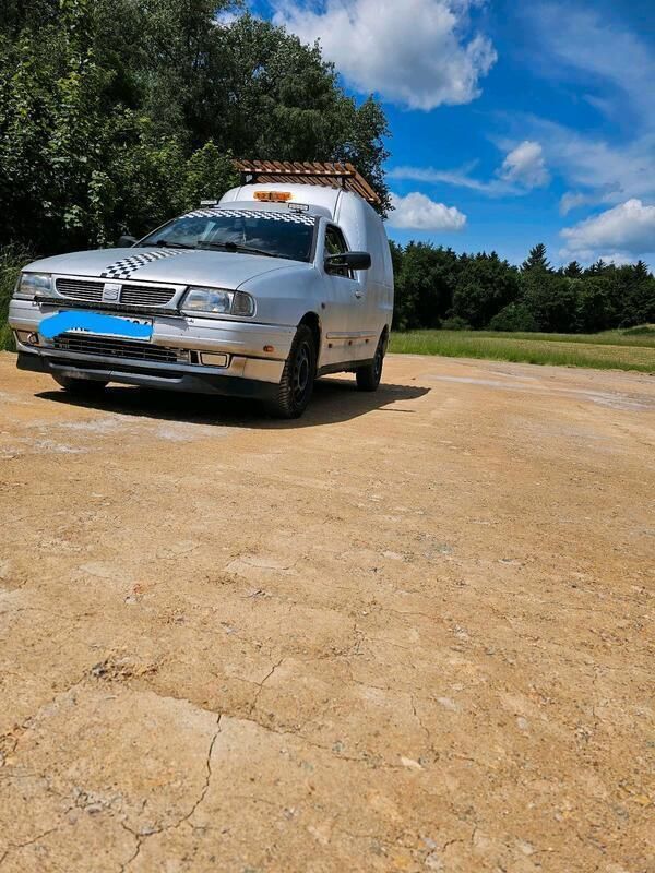 Silber Gebraucht 2001 Seat Inca Van | 1.350 € - Bild 1/4