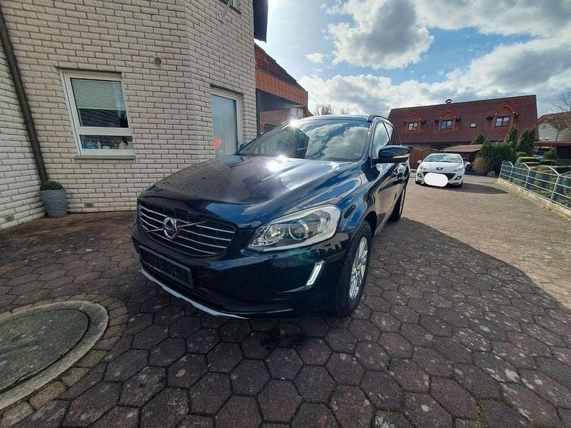 Gebraucht Volvo XC60 Momentum 150 PS (110 kW) 2016 Blau SUV