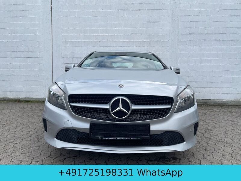 Silber Gebraucht 2018 Mercedes A220 Limousine | 13.900 € (Superpreis) - Bild 1/4
