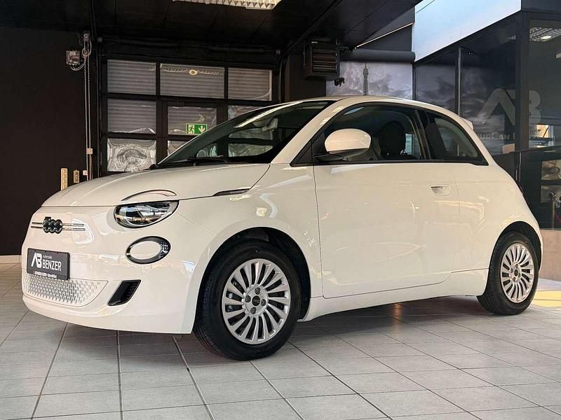 Gebraucht Fiat 500e 69 kW (95 PS) 2023 Weiß Kleinwagen