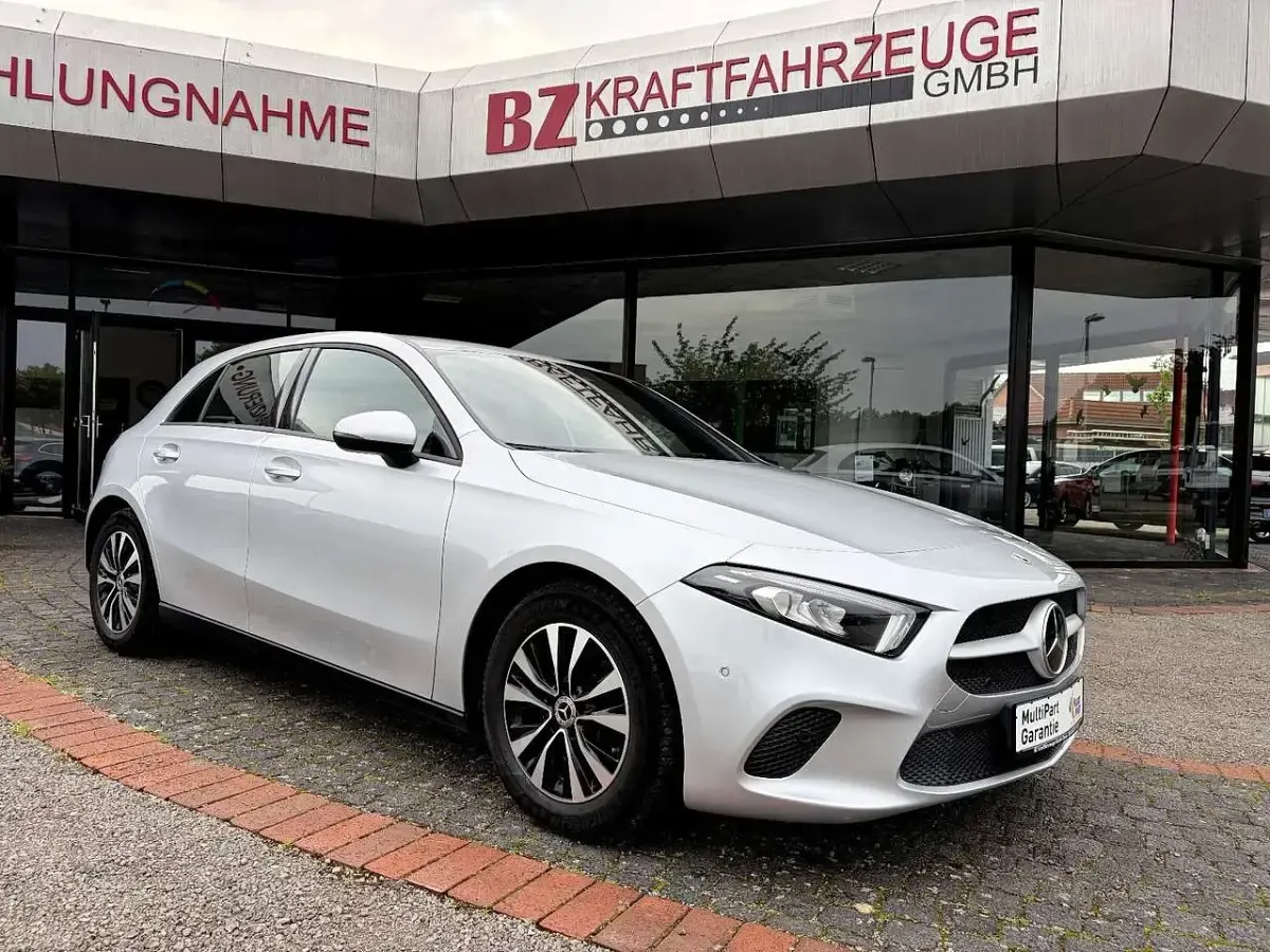 Gebraucht Mercedes A200 150 PS (110 kW) 2022 Silber Limousine