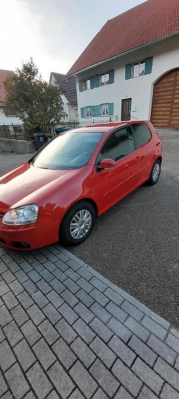 Gebraucht VW Golf V 80 PS (58 kW) 2008 Rot Kleinwagen