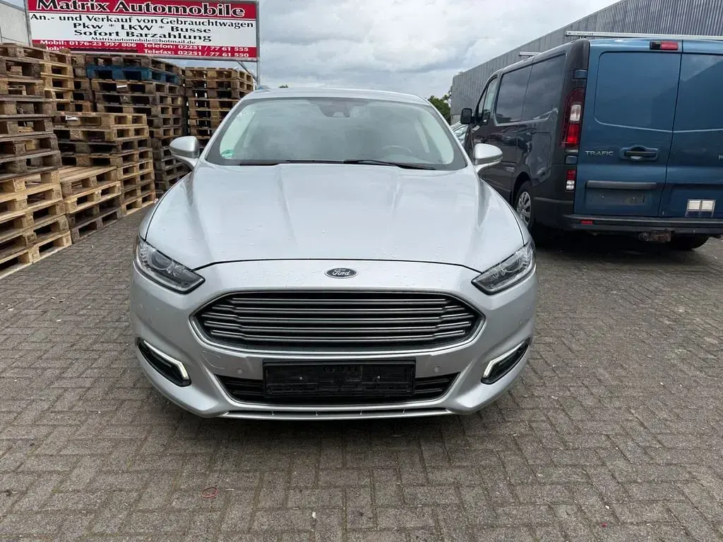Gebraucht Ford Mondeo Titanium 179 PS (131 kW) 2019 Silber Limousine