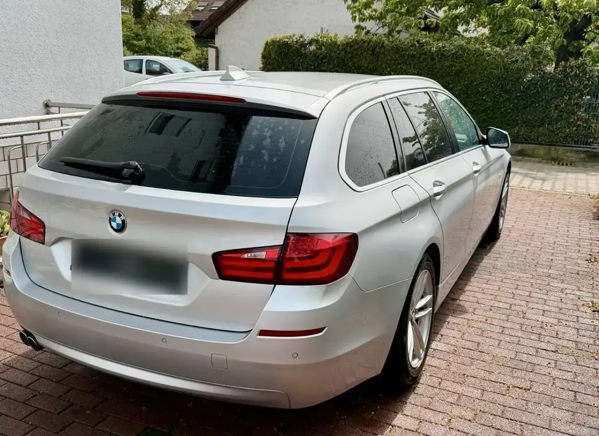 Gebraucht BMW 520 184 PS (135 kW) 2011 Silber Kombi