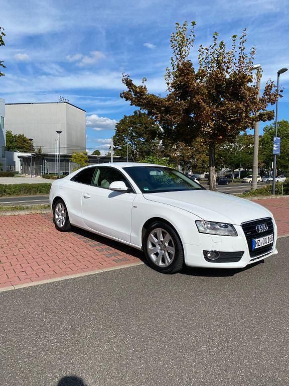 Weiß Gebraucht 2009 Audi A5 S-Line Coupé | 7.400 € (Guter Preis) - Bild 1/4