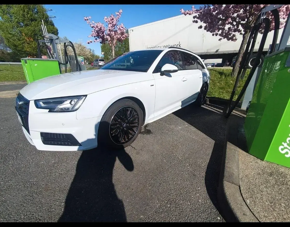 Gebraucht Audi A4 S-Line 150 PS (110 kW) 2018 Weiß Kombi