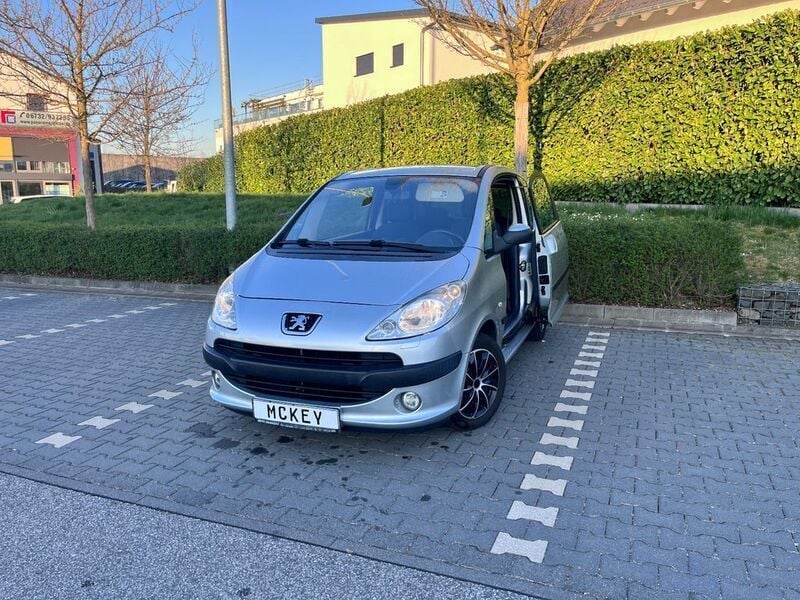 Grau Gebraucht 2005 Peugeot 1007 Premium Kleinwagen | 2.700 € (Fairer Preis) - Bild 1/4