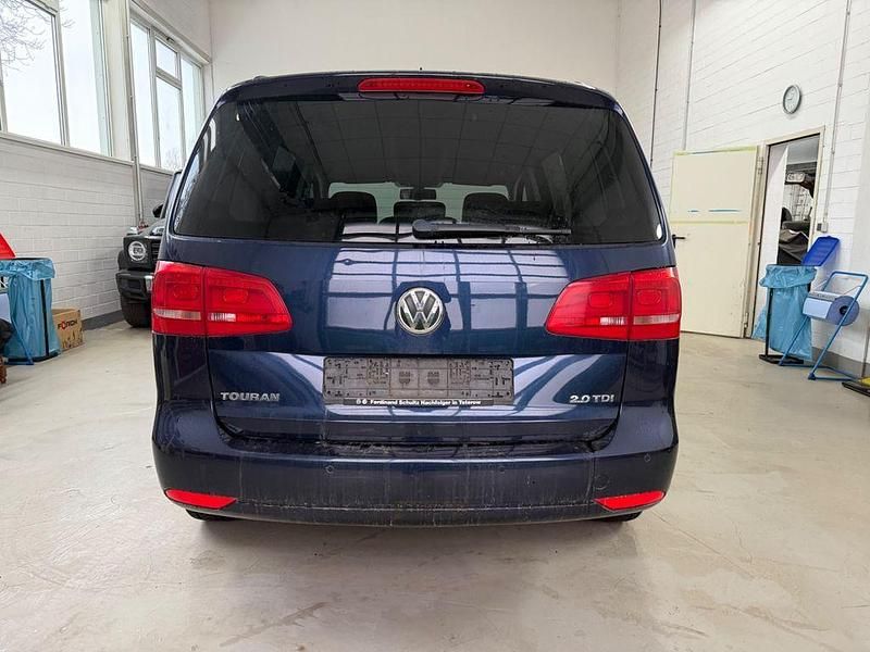 Gebraucht VW Touran Comfortline 140 PS (102 kW) 2014 Blau Van / Kleinbus