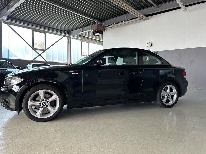 Gebraucht BMW 120 Advantage 170 PS (125 kW) 2010 Schwarz Kleinwagen