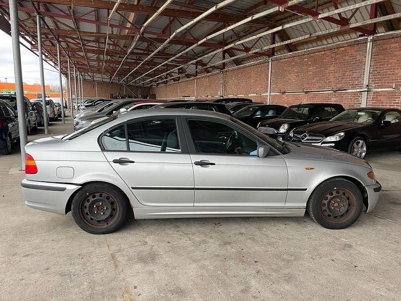 Gebraucht BMW 320 150 PS (110 kW) 2004 Grau Limousine