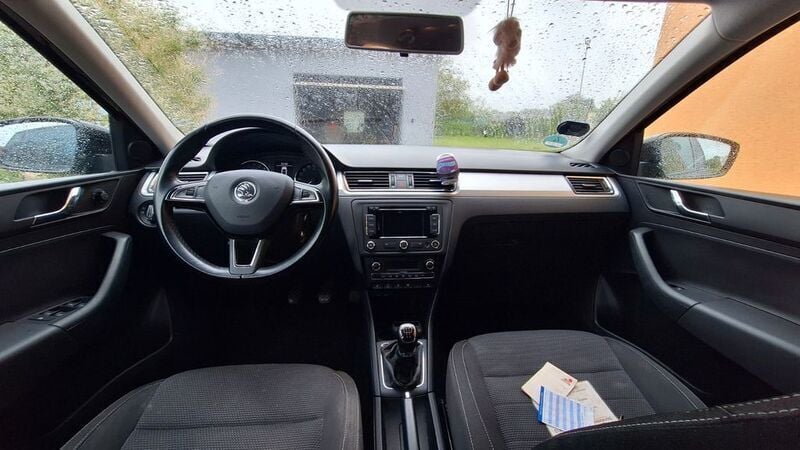 Schwarz Gebraucht 2014 Skoda Rapid Elegance Limousine | 8.300 € (Fairer Preis) - Bild 1/4