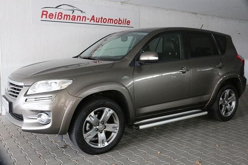 Braun Gebraucht 2011 Toyota RAV4 Executive SUV | 9.990 € (Fairer Preis) - Bild 1/4