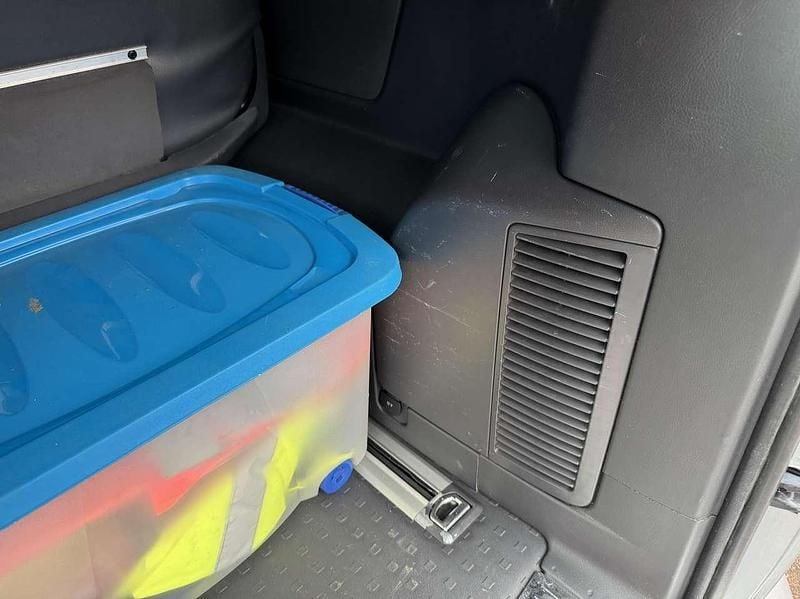 Grau Gebraucht 2010 VW T5 Highline Van | 18.000 € (Superpreis) - Bild 1/4