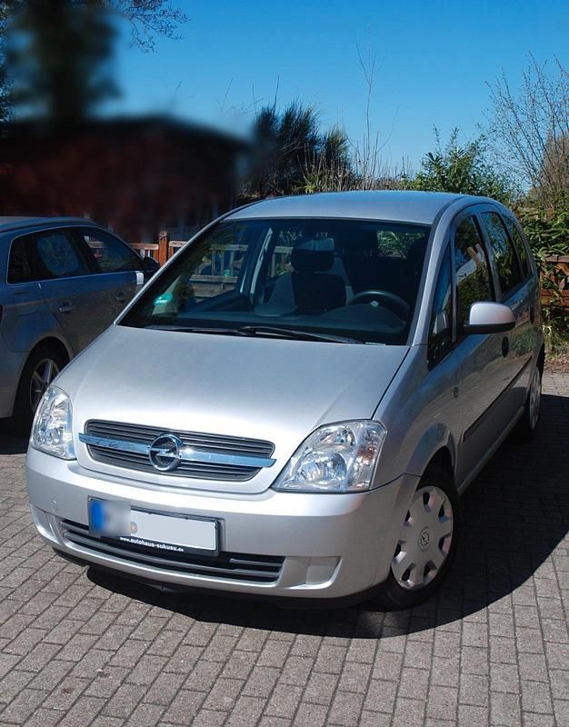 Second-hand Opel Meriva 87 CP (63 kW) 2003 Argintiu Monovolum